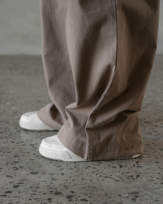 The Wide Leg Pants Stone_abbildung_model_bildnr7