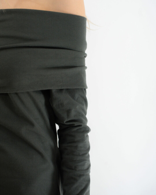 The Off-Shoulder Kleid Grau_abbildung_model_bildnr4