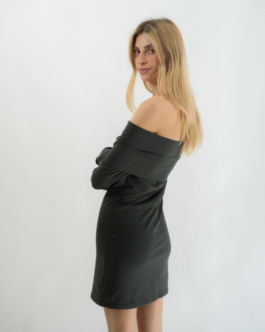 The Off-Shoulder Dress Grey_abbildung_model_bildnr2