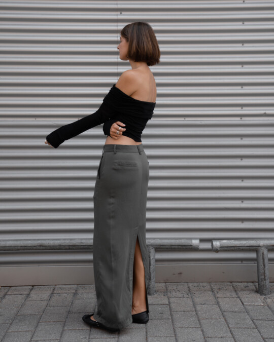 The Maxi Skirt Green Grey_abbildung_model_bildnr3