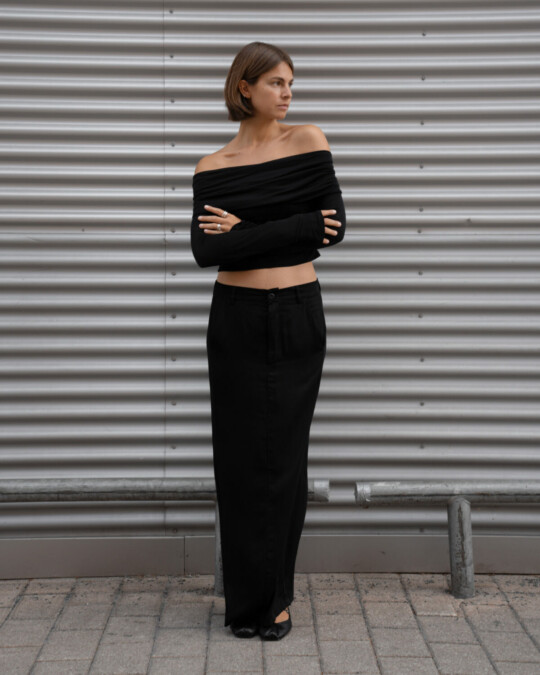 The Maxi Skirt Black_abbildung_model_bildnr1