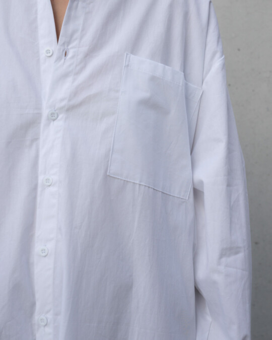 The Shirt Dress White_abbildung_model_bildnr4