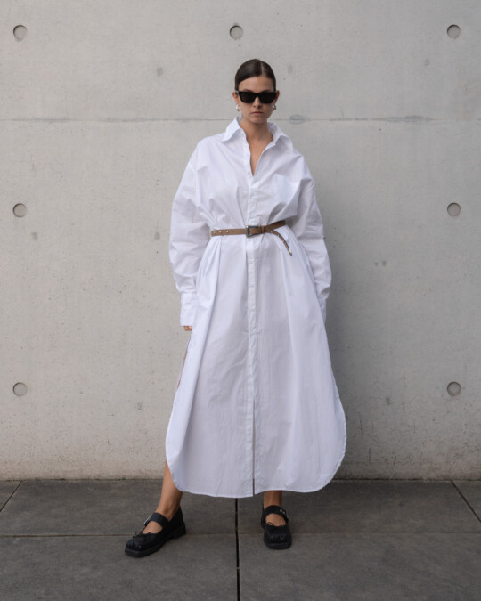 The Shirt Dress White_abbildung_model_bildnr6