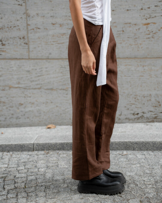 The Short Linen Pants Brown_abbildung_model_bildnr1